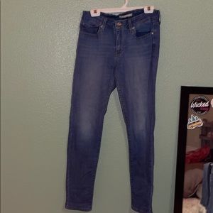 Levi’s 711 skinny jeans